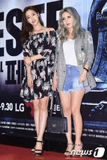 티아라 은정-큐리, '포스터에서 걸어나온 듯'...뮤지컬 '페스트' 포토행사