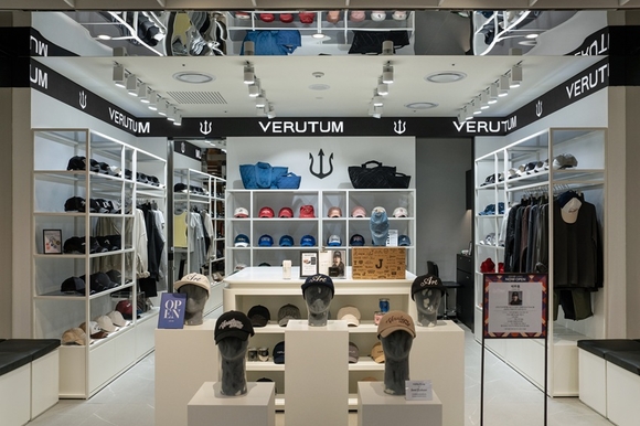 컨템포러리 패션 브랜드 ‘VERUTUM’, 신세계백화점 강남점 입점