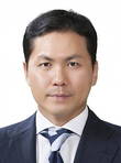 상무입사후 7년...사장 자리오른 윤상현 한국콜마홀딩스 사장