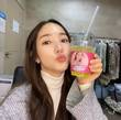 배우 박민영, 인스타그램 셀피서 제이에스티나 피오니 귀걸이 착용