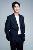 하나은행, 새 광고모델로 배우 김수현 합류