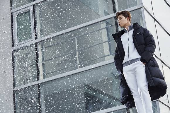 사진=17 F/W LF 질스튜어트스포츠 메인모델 박서준 롱패딩 이미지컷