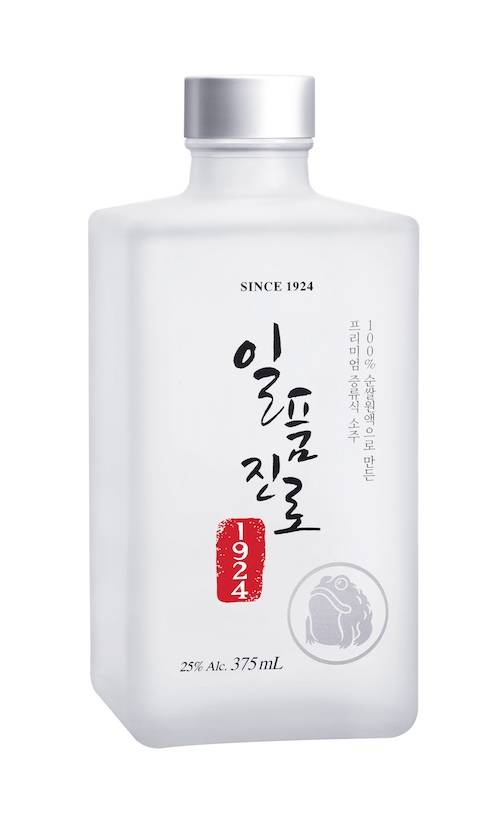 하이트진로가 오는 12일 출시할 예정인 프리미엄 소주 '일품진로1924' 제품 사진