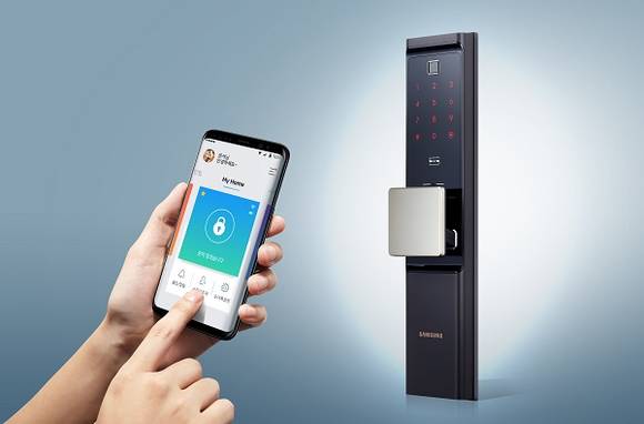▲삼성SDS가 출시한 와이파이 일체형 IoT 스마트 도어록 'SHP-DR900' / 사진=삼성SDS