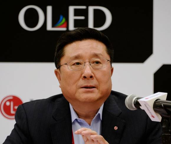 ▲한상범 LG디스플레이 부회장은 지난 7일 CES 기자간담회에서 “올해도 OLED 중심으로 투자할 것이며, 반드시 OLED 대세화를 성공시킬 것”이라고 강조했다. / 사진=LG디스플레이