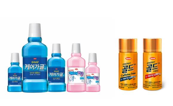 한미약품의 약국용 제품인 구강청결제 ‘케어가글’(왼쪽), 드링크제 ‘에너지골드’(오른쪽)가 ‘코리아 팜어워드 굿브랜드’의 구강위생, 자양강장제 부문에서 각각 대상으로 선정됐다. 사진제공=한미약품