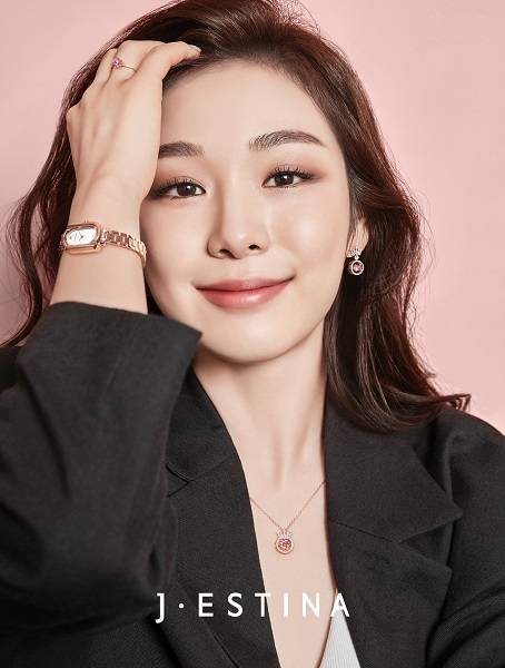 ▲제이에스티나가 공개한 김연아의 'PINK ON ME' 광고 비주얼. (사진제공=제이에스티나)