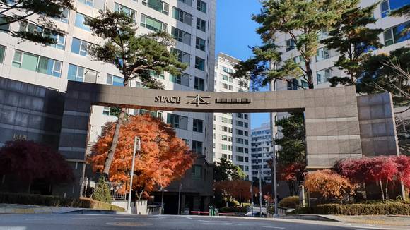 ▲광화문 스페이스본 아파트 전경. (사진제공=스페이스본 아파트)