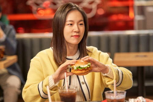 ▲새로운 맥도날드 맥올데이 광고는 2월 중 TV와 맥도날드 공식 유튜브 채털 등에서 확인할 수 있다. (사진제공=맥도날드)