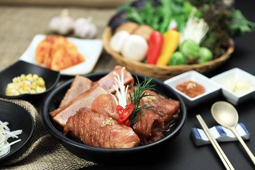 ▲명륜진사갈비가 전국 522개 가맹점 전체의 한 달 월세 전액을 지원한다. (사진제공=명륜당)