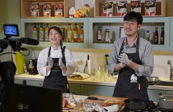 ▲CJ제일제당 햇반 라이브 랜선 쿠킹클래스 이미지 / 사진=CJ제일제당