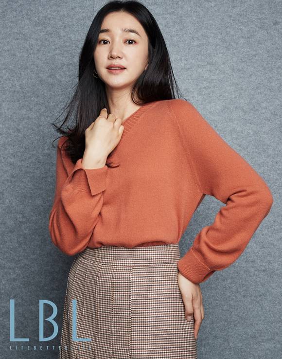 ▲롯데홈쇼핑 LBL, 2020년 FW 시즌 배우 수애 화보 / 사진=롯데홈쇼핑