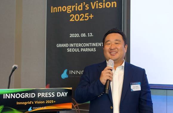 ▲김명진 이노그리드 대표가 13일 기자간담회에서 ‘이노그리드 비전 2025 플러스’를 발표하고 있다. / 사진=이노그리드