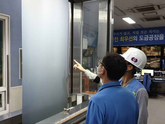 ▲포스코의 편면도금 전기아연도금강판 / 사진=포스코