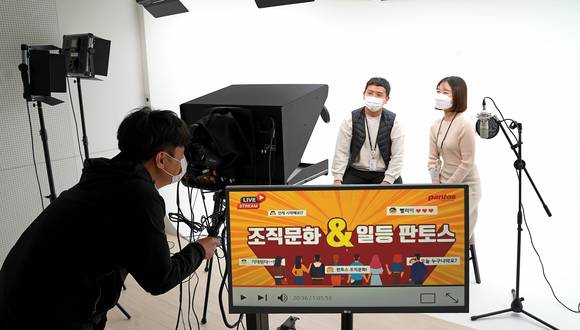 ▲판토스가 최근 서울 종로구 본사에 만든 자체 영상 제작 스튜디오 모습 / 사진=판토스