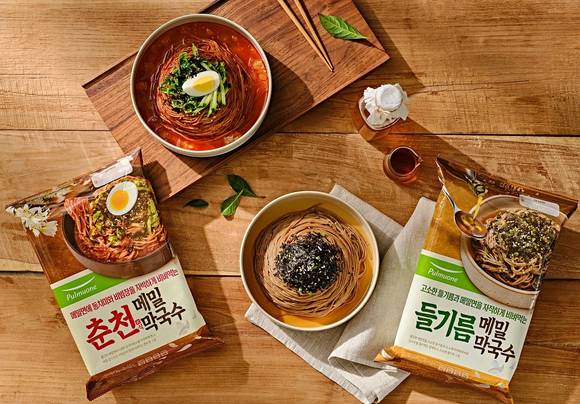 ▲풀무원의 ‘메밀 막국수 2종’ / 사진=풀무원
