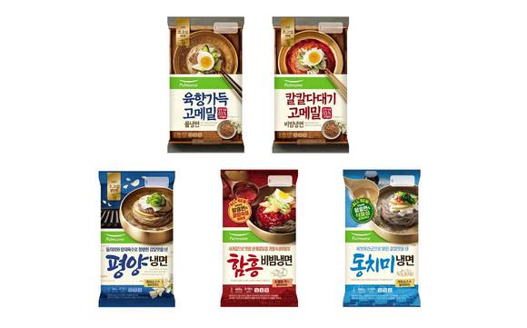 ▲풀무원의 ‘최첨단 HMR 생면공장’에서 선보일 여름 HMR냉면 5종 / 사진=풀무원
