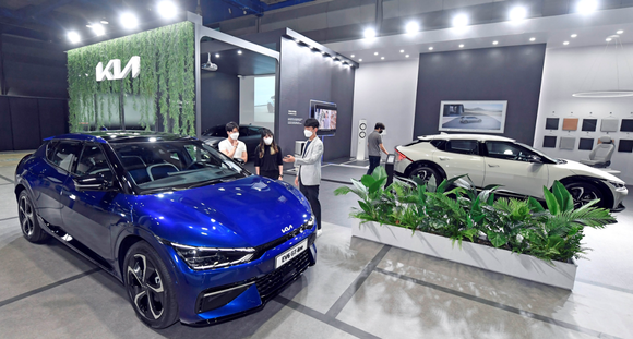 ▲xEV 트렌드 코리아 2021에 전시된 EV6 / 사진=기아