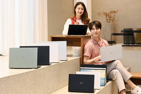 ▲LG전자의 초경량 대화면 노트북 ‘LG 그램’ 라인업 / 사진=LG전자