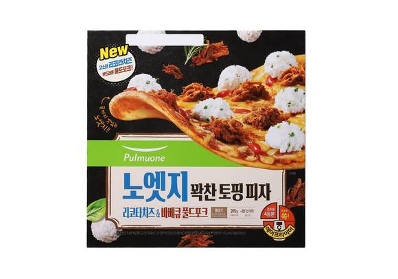 ▲풀무원 노엣지피자의 프리미엄 신제품 '리코타치즈&바비큐풀드포크' / 사진=풀무원