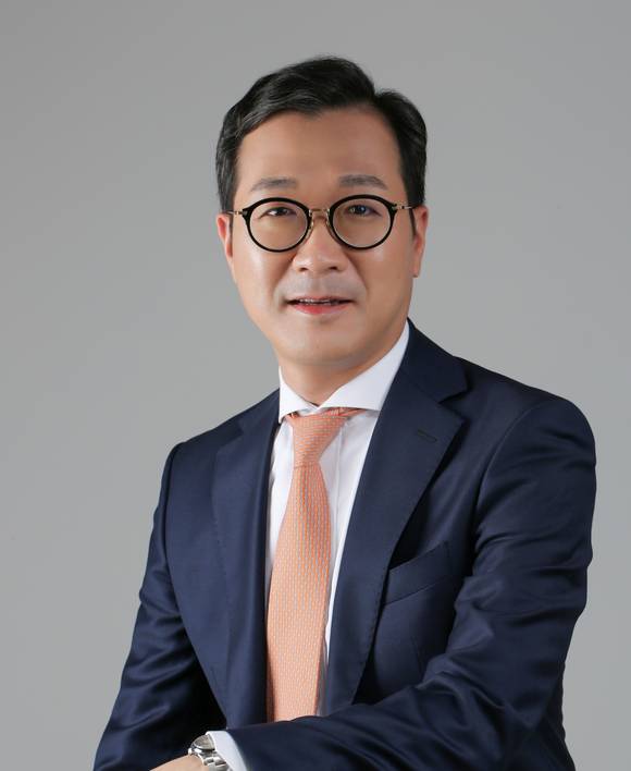▲강용성 대표가 이끄는 와이즈넛은 검색SW에 이어 AI 챗봇 시장을 주도하고 있다. 이를 바탕으로 지난해 매출 300억 원을 달성하는 등 고속 성장을 이어가고 있다. / 사진=와이즈넛