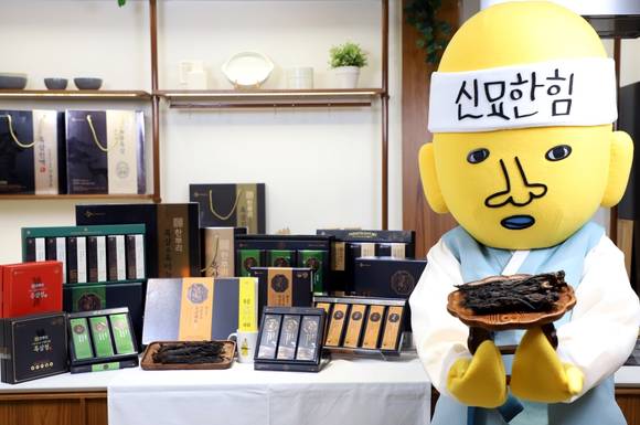 ▲캐릭터 신묘한이 한뿌리 선물세트를 홍보하고 있다. / 사진=CJ제일제당