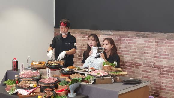 ▲하남돼지집은 지난 10일 진행된 배민쇼핑라이브에서 상품권 5000장을 완판했다고 밝혔다. / 사진=하남돼지집