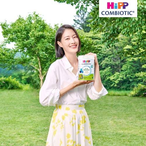 ▲'힙 콤비오틱 유기농 3단계 더뉴’ 모델로 선정된 방송인 ‘이현이’ / 사진=힙