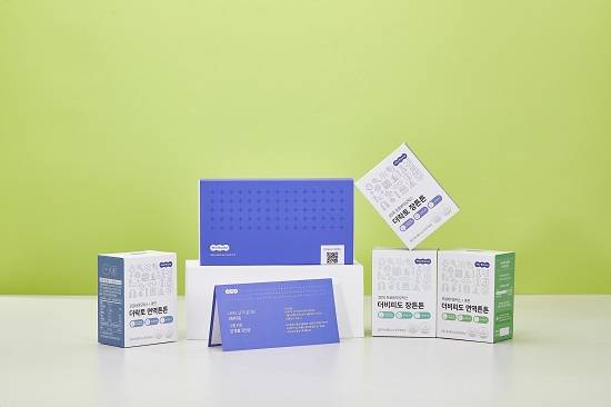 ▲마크로젠의 더바이옴 마이크로바이옴 검사 키트와 장 맞춤 유산균 4종 / 사진=마크로젠