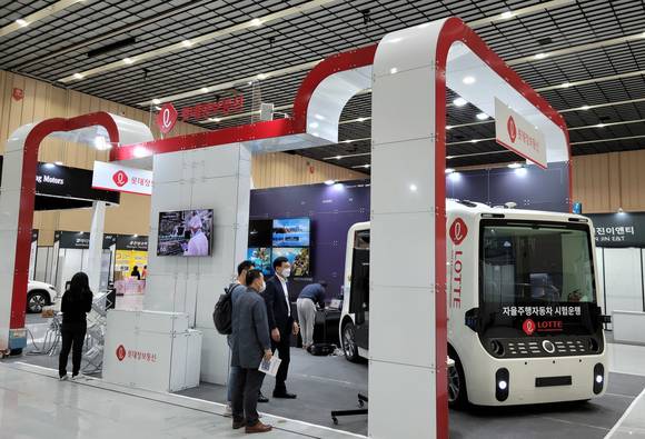▲‘2021 NEXPO in 순천’ 박람회의 롯데정보통신 전시부스 / 사진=롯데정보통신