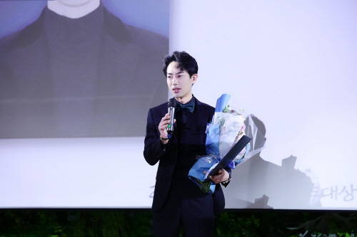 ▲브라운돈까스는 ‘2021 대한민국브랜드대상’ ESG경영대상 시상식에서 중소벤처기업부 장관 표창장을 받았다고 밝혔다. / 사진=브라운돈까스