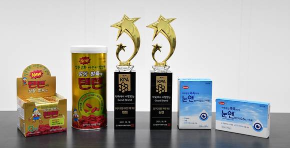 ▲한미약품은 '텐텐'과 '눈앤'이 어린이영양제 및 인공눈물 부문 최우수 브랜드로 선정됐다고 밝혔다. / 사진=한미약품