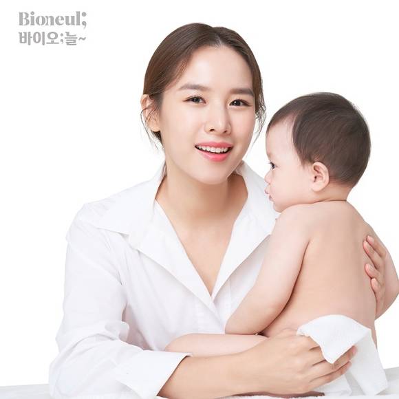 ▲셀리버리 리빙앤헬스는 바이오케어 티슈 브랜드 '바이오늘'이 다양한 피부 트러블 개선효능을 가진 핵심 피부케어 유효성분이 포함된 피부전용 티슈로, 기존 청소용 물티슈라는 개념이 아닌, 피부 전용 바이오케어 티슈시장을 창출할 것이라고 밝혔다. / 사진=셀리버리 리빙앤헬스