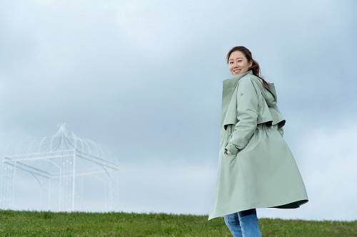 ▲코오롱스포츠가 배우 공효진과 함께한 봄 느낌 물씬 나는 화보를 공개했다. / 사진=코오롱스포츠 (KOLON SPORT)