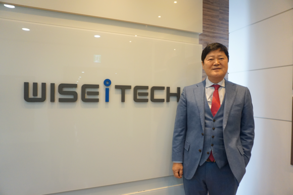 ▲AI 개발 플랫폼 ‘와이즈프로핏’으로 AI 활용 확산에 기여해온 김종현 위세아이텍 대표는 “앞으로도 데이터의 활용과 AI 기술에 대한 진입장벽을 낮춰 AI 대중화에 앞장설 것”이라고 말했다. / 사진=위세아이텍