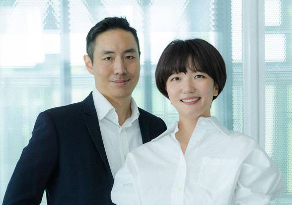 ▲최수연 네이버 CEO(오른쪽)와 김남선 네이버 CFO / 사진=네이버