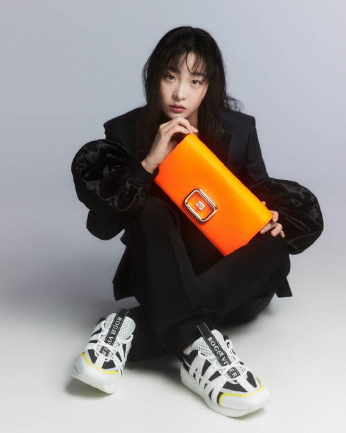▲배우 김민하의 로저 비비에 브랜드 앰버서더 프로필 화보 / 사진=로저 비비에