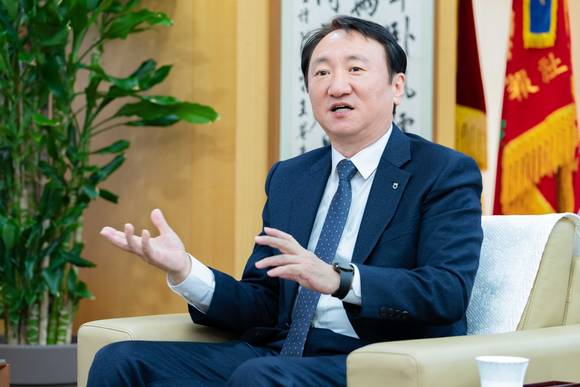 ▲권준학 은행장이 농업금융 전문은행으로서의 NH농협은행 역할에 대해 이야기하고 있다. / 사진=NH농협은행