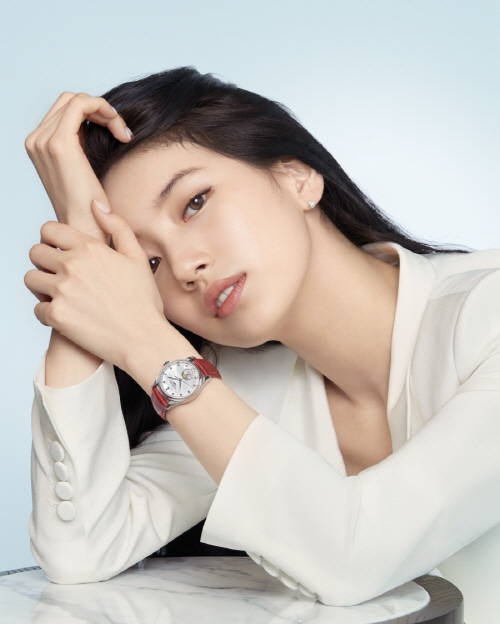 ▲브랜드 론진이 배우이자 가수 수지를 글로벌 앰버서더로 발탁했다. / 사진=론진(LONGINES)