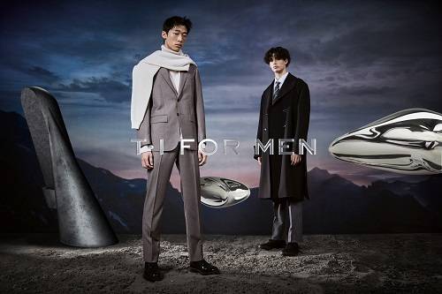 ▲티아이포맨(T·I FOR MEN)이 2022 F/W 시즌을 위한 ‘코스믹 라이프(COSMIC LIFE)’ 컬렉션 캠페인을 공개했다. / 사진=티아이포맨 (T.I FOR MEN)