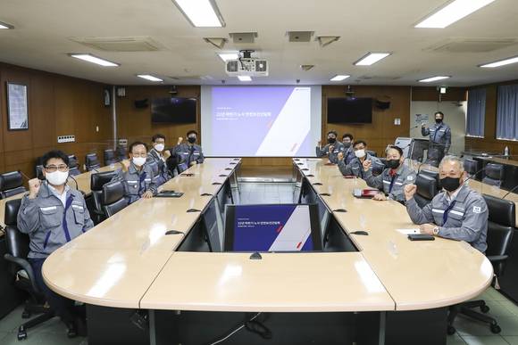 ▲14일 동국제강 인천공장에서 노사 안전보건간담회가 진행되고 있다. / 사진=동국제강