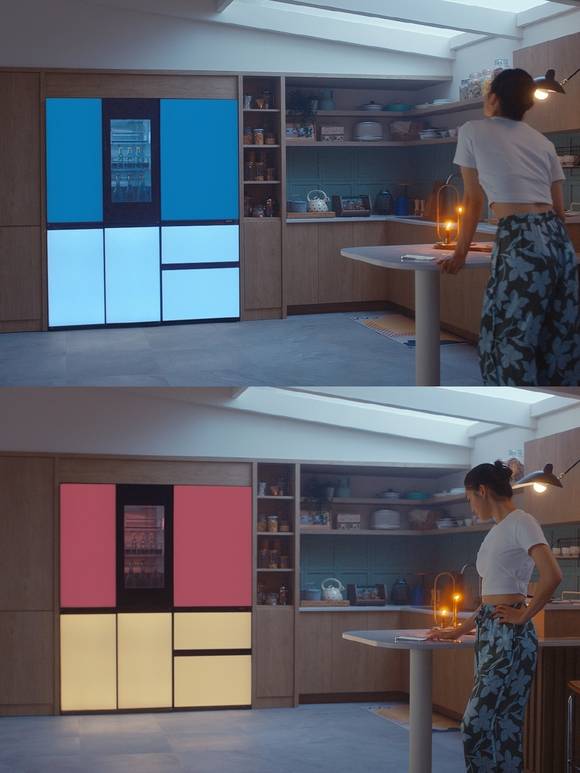 ▲모델이 LG 씽큐 앱에서 터치만으로 냉장고 색상을 변경하고 있다. / 사진=LG전자
