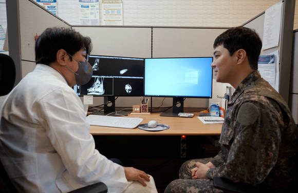 ▲딥노이드는 군병원간 의료영상 공유 및 인공지능 판독보조서비스를 개발하고 군 거점 병원 10개소 구축을 완료해 군장병들에게 보다 나은 의료서비스를 제공하고 있다고 밝혔다. / 사진=딥노이드