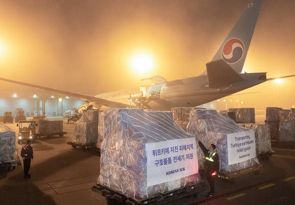 ▲대한항공이 무상 수송한 튀르키예 지진피해 구호물자 / 사진=대한항공