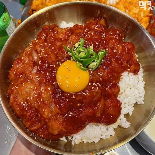 ▲개나리아구찜 런치타임 신메뉴 '양념꽃게살 비빔밥' / 사진=개나리아구찜