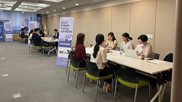 ▲한국SW산업협회는 지난 6일 서울 서초구 aT센터에서 K-디지털 트레이닝 잡 매칭데이를 개최했다고 밝혔다. / 사진=한국SW산업협회