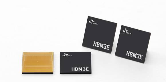 ▲AI용 초고성능 D램 신제품 'HBM3E' / 사진=SK하이닉스