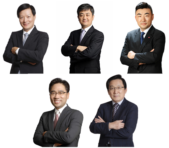 ▲(윗줄 왼쪽부터 시계방향으로) 박주형 신세계 대표이사, 한채양 이마트 대표이사, 송현석 신세계푸드·신세계L&B 대표이사, 임영록 신세계프라퍼티·조선호텔앤리조트 대표이사, 이석구 신세계라이브쇼핑 대표이사 / 사진=신세계그룹 신세계, 2024년 정기 임원인사 단행…대표이사의 약 40% 교체