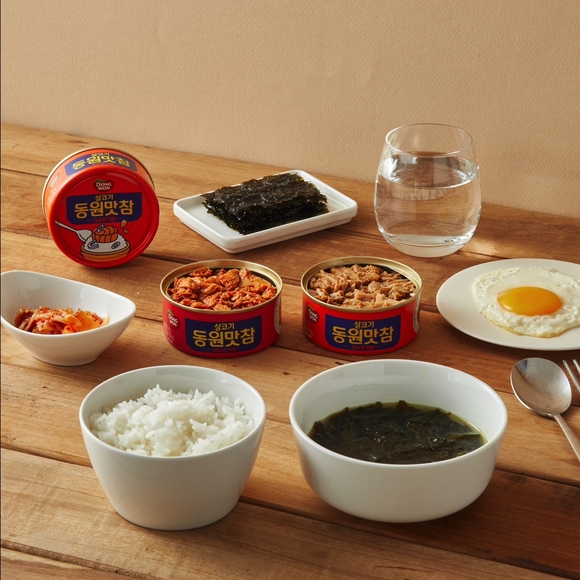 ▲동원F&B의 대표제품인 ‘동원맛참’은 참기름으로 맛을 내 별도의 조리 없이 밥과 바로 먹기 좋다. / 사진=동원F&B “고단백 밥도둑 동원맛참, 완전 고소할거야”