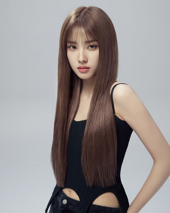 ▲엑셀랑스 파리지앵 시크 7.35 샌드 베이지 스테이씨 윤, 로레알파리 엑셀랑스 파리지앵 시크 새 뮤즈 발탁